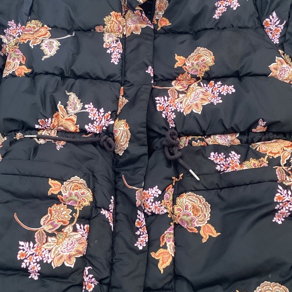 Who What Wear Black Floral Kids Puffer Jacket size medium - Picture 4 of 6